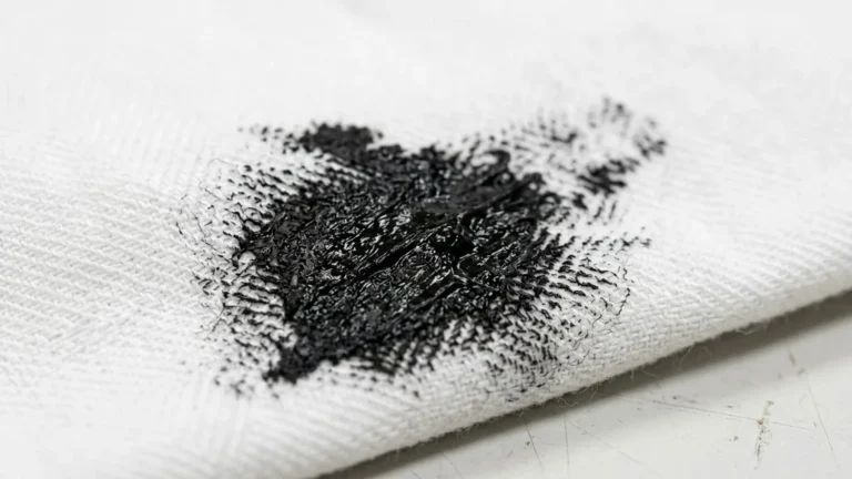 how to take mascara off clothes